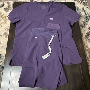 Figs Deep Purple Scrub Set